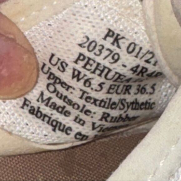 Olukai Pehuea White Slip-On Sneakers Women’s 6.5- excellent condition! - Picture 3 of 8